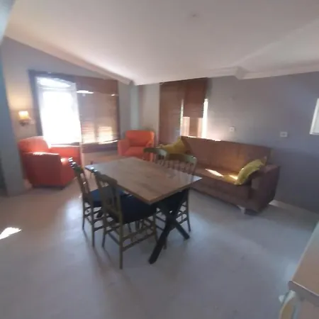 Elda Prestige Apt 2 * Side